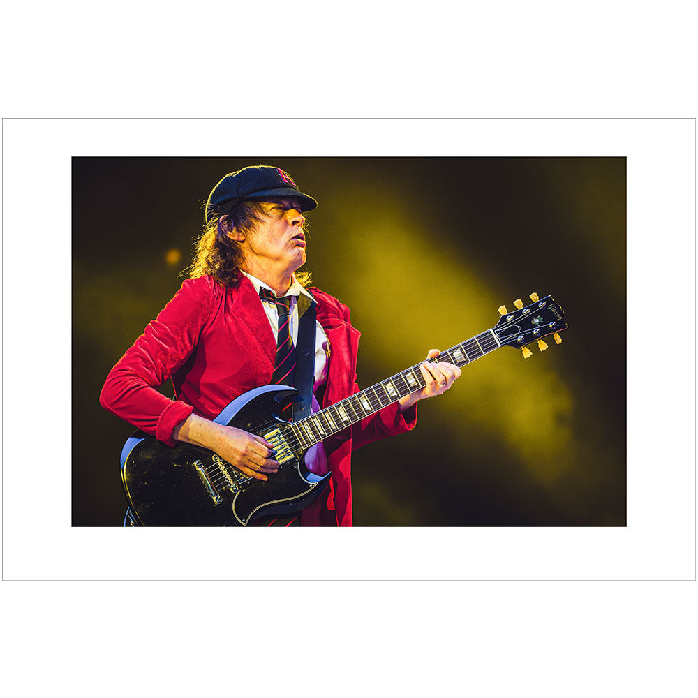 Photographie Angus Young (AC/DC, Paris 1982) par Alex Mitram. - French ...